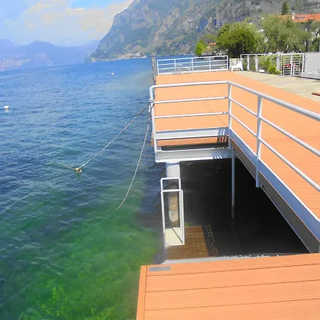 Dock House * Marone