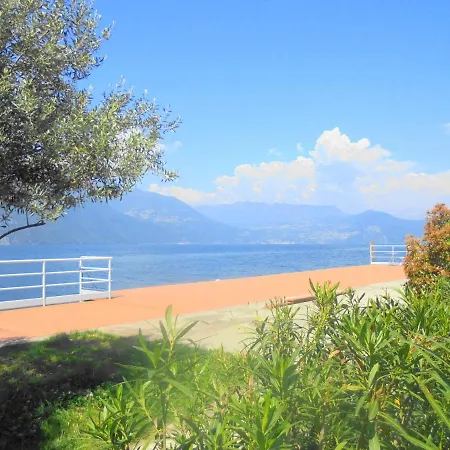 Dock House Marone