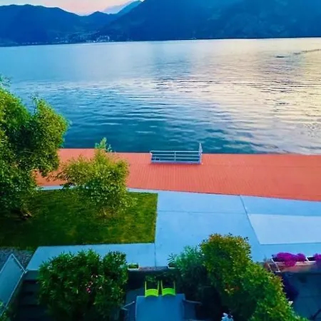 公寓 Dock House 马罗内